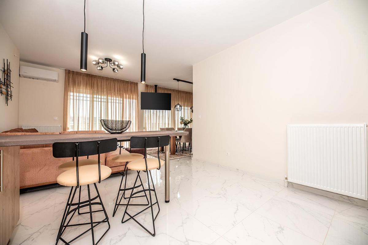 Central Luxury Apartment เทสซาโลนิกิ ภายนอก รูปภาพ