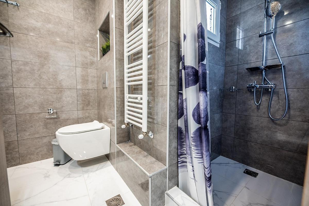 Central Luxury Apartment เทสซาโลนิกิ ภายนอก รูปภาพ