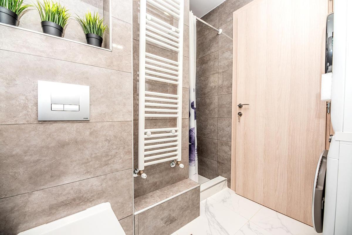 Central Luxury Apartment เทสซาโลนิกิ ภายนอก รูปภาพ